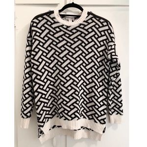 Forever21 Geometric Knitted Sweater Size Medium
